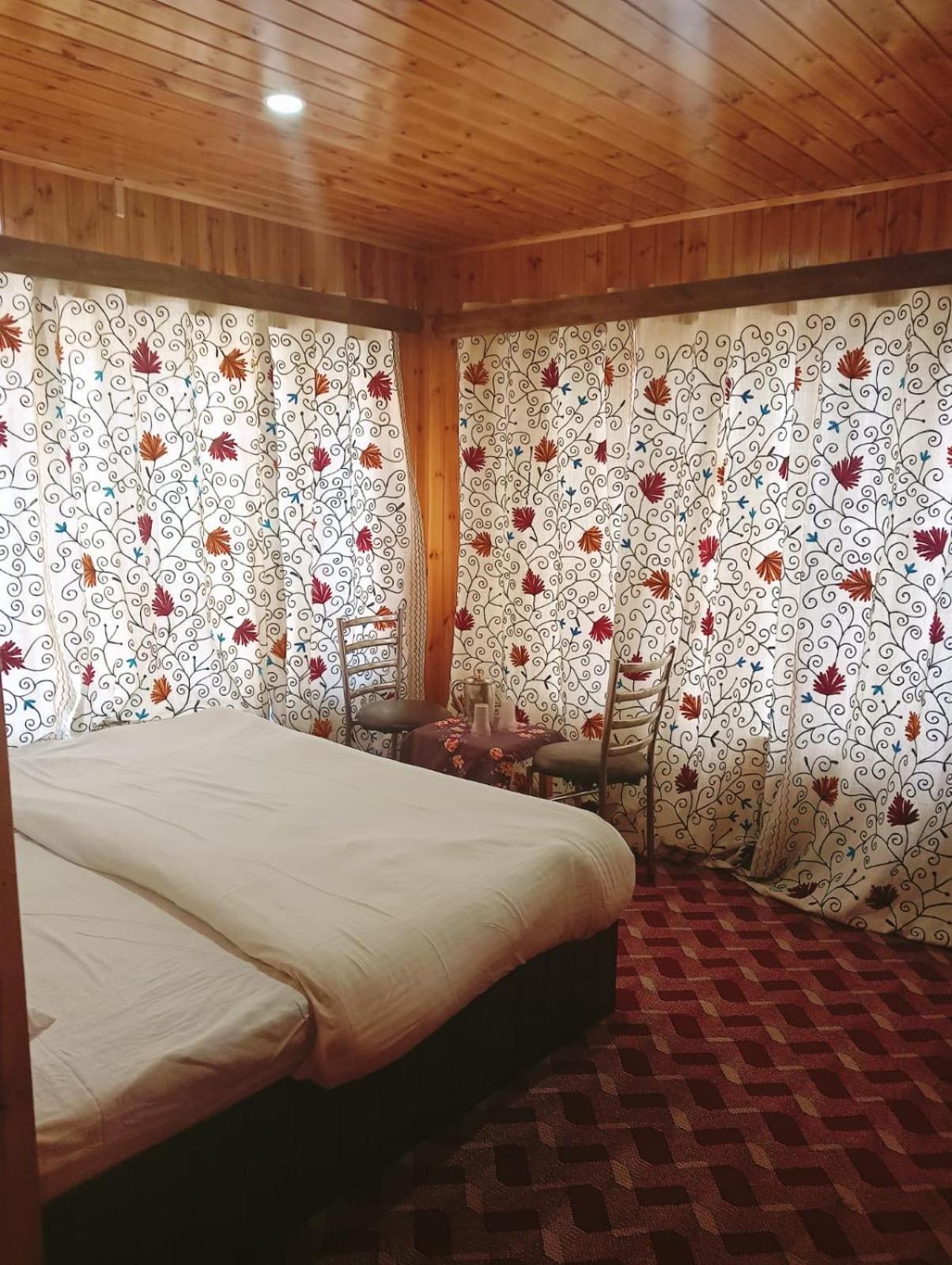 New Prince Cottage & Saibha Palace Pahalgam Exterior photo