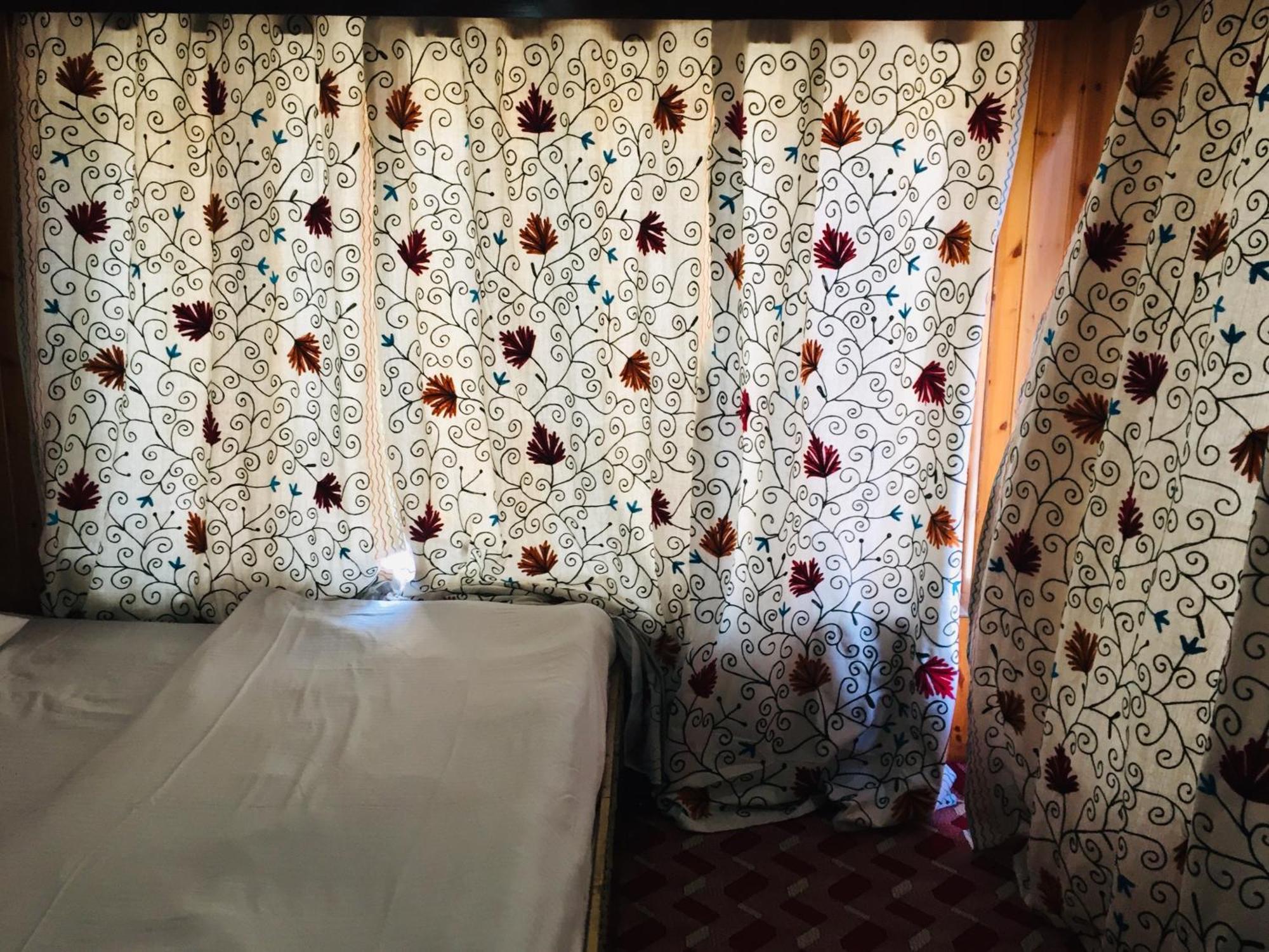 New Prince Cottage & Saibha Palace Pahalgam Exterior photo